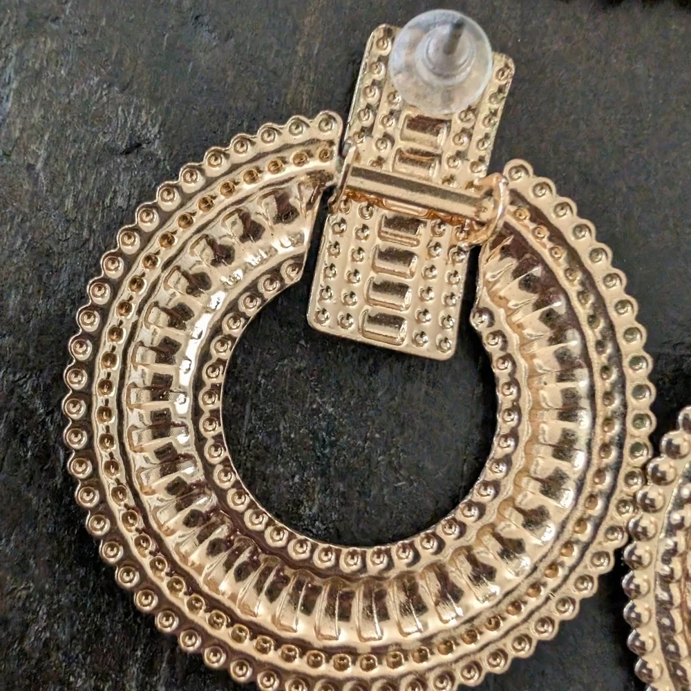 Elegant Fashion Jewelry Gold and White Necklace
